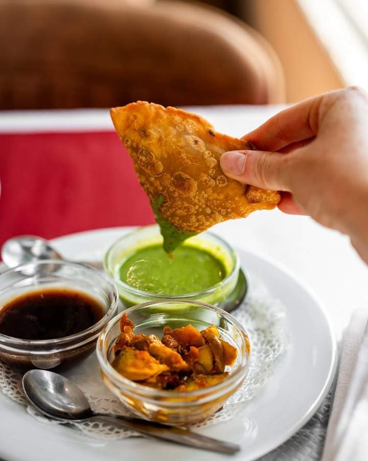 Plat indien livré à domicile, Étampes